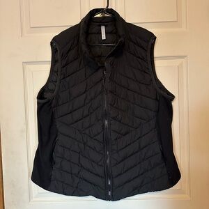 Fabletics Lightweight Black Quilted Vest